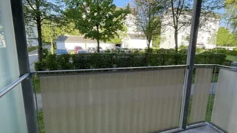 Expose Neu sanierte 2 Zimmerwhg. mit sonnigem Balkon!