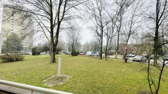 Expose Neu renovierte, großzügig geschnittene 2-Zimmer Wohnung mit Loggia in ruhe Lage am beliebten Spallerhof!