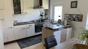 Expose Helle und gepflegte 2-Raum-Wohnung bietet modernen Wohnkomfort in ruhiger und naturnaher Umgebung - flexibler Grundriss mit modernem Badezimmer und sonnigem Ausblick! Unbefristeter Mietvertrag &amp; provisionsfrei!