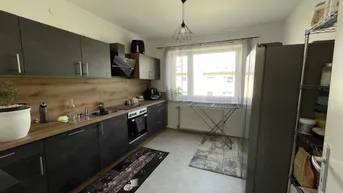 Expose Licht durchflutete 3 Zimmerwhg. mit sonnigem Balkon und Küche