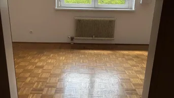 Expose Studentenzimmer in der Nähe des Wasserwalds! Ab sofort!