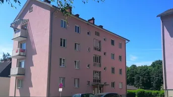 Expose Sonnige 2-Zimmer Wohnung mit Badewanne und Balkon!