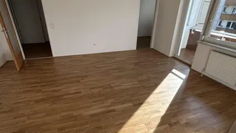 Expose Sehr gut geschnittene 3-Raum-Wohnung mit Loggia in Linz/Muldenstraße Spallerhof!
