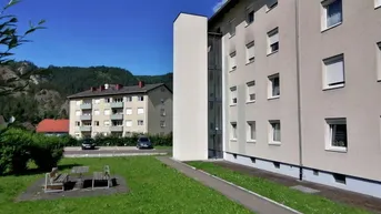 Expose Erstbezug in Grünlage! Ansprechende, sanierte 3-Raumwohnung mit Balkon!