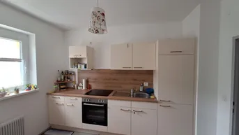 Expose Lichtdurchflutete 3 Zimmer Wohnung mit sonnigem Balkon!