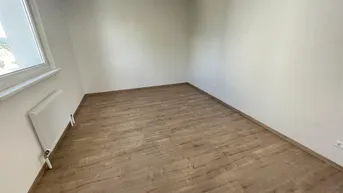 Expose Teilsanierte 3 Zimmerwohnung mit Loggia!