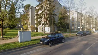 Expose Geschäfts-/Büro-/Ordinationsfläche mit XL-Schaufenstern u. (Portal-)Erweiterungspotential (+ ca. 10 m²) inkl. 14 m² Einzelgarage - 1A Preis-/Leistung, direkt neben dem (Vital-)Zentrum Muldenstraße!