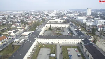 Expose DRAGONER HÖFE: Büro-/Atelier-/Ordi-/Geschäftsfläche exklusiv u. einzigartig - Gewölbe, Granitsäulen, beeindruckende Raumhöhe...- weitreichender Gestaltungsfreiraum in historischem Gemäuer