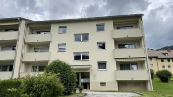 Expose Zentral gelegene, günstige 3 Zimmer Wohnung mit Loggia!