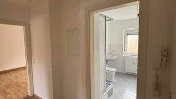 Expose ERSTBEZUG nach umfassender Sanierung! Wunderschöne 3-Zimmer-Wohnung in vorteilhafter Lage am ruhigen Stadtrand von Steyr! Große Fenster, traumhaftes Badezimmer und vielseitige Einrichtungsmöglichkeiten versprechen höchste Wohnqualität!