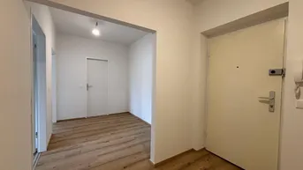 Expose Wie neu! Lichtdurchflutete 2-Zimmer-Wohnung mit Loggia – ab sofort beziehbar