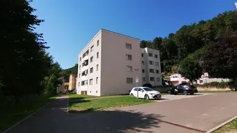 Expose Saubere und modernisierte 3-Raum-Wohnung in grüner, zentrumsnaher Lage!