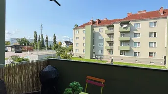 Expose Wohnen mit viel Grün - 3 Zimmer Wohnung mit BALKON, Bad mit Wanne - Zentrumsnah &amp; bestens angebunden!