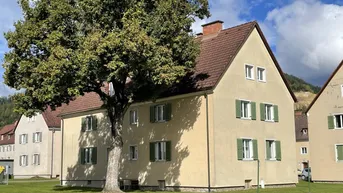 Expose PREISWERTE SONNIGE DACHGESCHOSSWOHNUNG