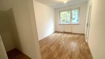 Expose Großzügige 3,5 Zimmer-Wohnung in Niederhart/Spallerhof! Ab sofort zu beziehen!