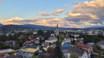 Expose Dachgeschoßtraum in Villach: 3 Zimmer, 120m² mit atemberaubendem Ausblick!