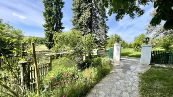 Expose Traumhaftes Anwesen in herrlicher Aussichtslage – Ehemaliger Meierhof von 1901 gelangt zum Verkauf!