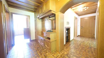 Expose Großzügige 3-Zimmer-Wohnung mit Tiroler Flair und Garage