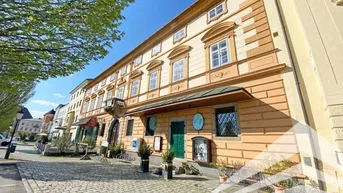 Expose Historisches Stadthaus-Duo mit Entwicklungspotenzial in Mauthausen