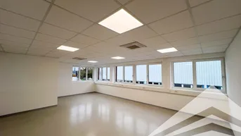 Expose 850 m² klimatisierte Bürofläche mit Parkplätzen Nähe Industriezeile!