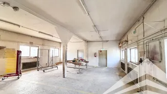 Expose Lagerflächen mit Büro und Parkplätzen in zentraler Lage! Günstig!