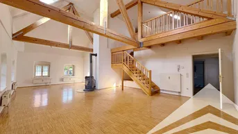 Expose Natur pur in Oftering - Wunderschöne Galeriewohnung mit Küche in historischem Vierkanthof