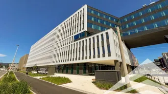 Expose DAS HAFENPORTAL - 220 M² Geschäftsfläche zu mieten!