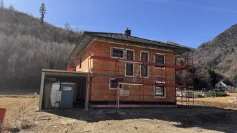 Expose Erlebe Luxus: NEUBAU Einfamilienhaus in 9751 Sachsenburg, 5 Zimmer, 139 m², Terrasse, Stellplatz, Carport, 2 WCs, 2 Bäder, SCHLÜSSELFERTIG!!!
