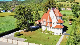 Expose [06656] Kernsanierte Traumvilla auf über 5.000 m² Grundstück