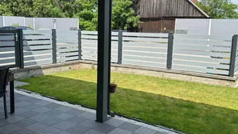 Expose +++ Große GRILLTERRASSE mit Überdachung - GARTEN inmitten einer GRÜNOASE - 155m² TOP Zustand - HAUS mit DESIGNERKÜCHE - SUPERBAD u. 3 Schlafzimmer +++
