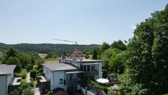 Expose +++ Gepflegtes Quattroviertelhaus, in sehr guter Lage, Nähe Mattersburg! Keller, Carport, Loggia, Kachelofen! +++