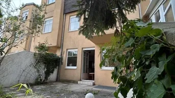 Expose +TOP ANGEBOT € 444.444.- + REIHENHAUS in idyllischer RUHELAGE mit romantisch gepflegter GARTENANLAGE - Eigentum mit Terrasse, VOLLKELLER und Garage!