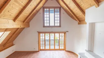Expose Einzigartiges Wohnen in erhöhter Lage samt Indoor-Pool und Wellnessbereich