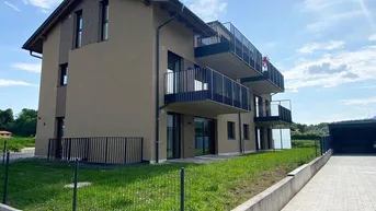 Expose Erstbezug: Stilvolle 4-Zimmer-Wohnung mit Garten und Terrasse in Lengfelden!