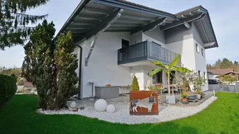 Expose Großzügiges Einfamilienhaus mit Pool, Garten und Einliegerwohnung.