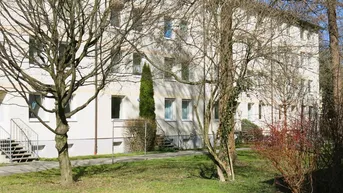Expose Generalsanierte, helle &amp; ruhige 2 - Zimmer-Wohnung mit Loggia