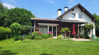 Expose Charmantes Einfamilienhaus mit separatem Büro-/Praxistrakt