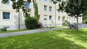 Expose Generalsanierte, helle &amp; ruhige 2 - Zimmer-Wohnung mit Loggia