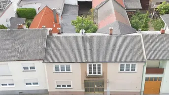 Expose Tradition trifft Potenzial – Wohnhaus mit Nebengebäuden und großer Bebauungsmöglichkeit