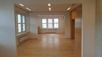 Expose schönes helles Büro in attraktivem Büropark nahe Breitenfurterstraße