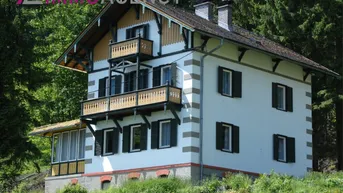 Expose SOLIDE ERBAUTE VILLA - NAHE ZENTRUM AM SEMMERING