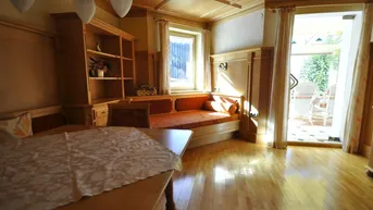 Expose KUNDL - Luxuriöses Landhaus für Ihre Familie - 5 Zimmer, Balkon, Terrasse, Wintergarten und sehr viel Grünfläche