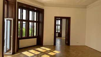 Expose Modern sanierte 5-Zimmer Altbauwohnung mit Terrasse und Blick ins Grüne