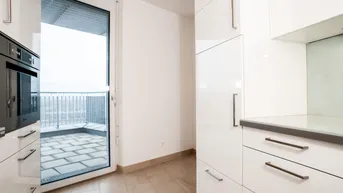 Expose Traumhafte 4-Zimmer Dachgeschosswohnung mit Terrasse und Klimaanlage