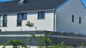 Expose Ruhige Wohnung/ Büro aus Konkursmasse !