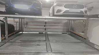 Expose 5 Garagenplätze, Doppelparker ! Gelegenheit - aus Konkursmasse !