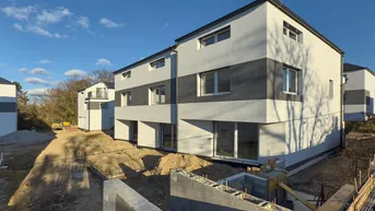 Expose NEU! ++ KEIN BAURECHT, KEINE PACHT ++ ZIEGELMASSIV ++ BEZUGSFERTIG ++ 12 REIHENHÄUSER &amp; 2 EINZELHÄUSER ++ 2 PKW-STELLPLÄTZE PRO HAUS ++ GARTEN &amp; TERRASSE ++ SCHLÜSSELFERTIG ++ FISCHAMEND ++