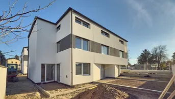 Expose NEU! ++ KEIN BAURECHT, KEINE PACHT ++ ZIEGELMASSIV ++ BEZUGSFERTIG ++ 12 REIHENHÄUSER &amp; 2 EINZELHÄUSER ++ 2 PKW-STELLPLÄTZE PRO HAUS ++ GARTEN &amp; TERRASSE ++ SCHLÜSSELFERTIG ++ FISCHAMEND ++