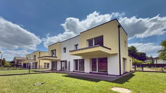 Expose NEU! ++ ERSTBEZUG / ZIEGELMASSIV / SCHÜSSELFERTIG ++ 152,50 m² ++ 5 ZIMMER + 2 BALKONE + TERRASSE + EIGENGARTEN + 2 PKW Stellplätze ++