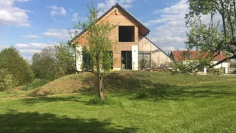 Expose Landsehnsucht; hochwertiger Neubau mit vielfältigen Zu- und Ausbaumöglichkeiten auf 1,7 ha Grund